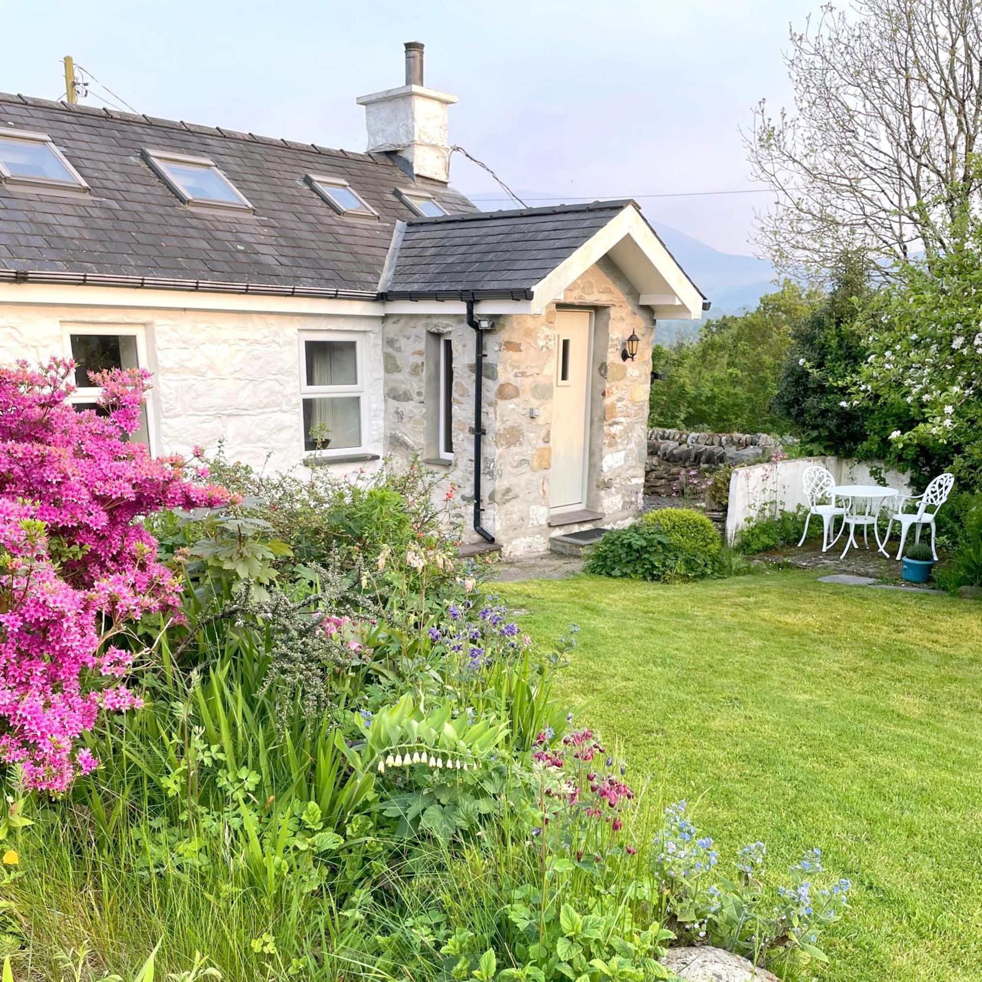 Close To Snowdon With Mountain Views Of Snowdonia Holiday home Caernarfon